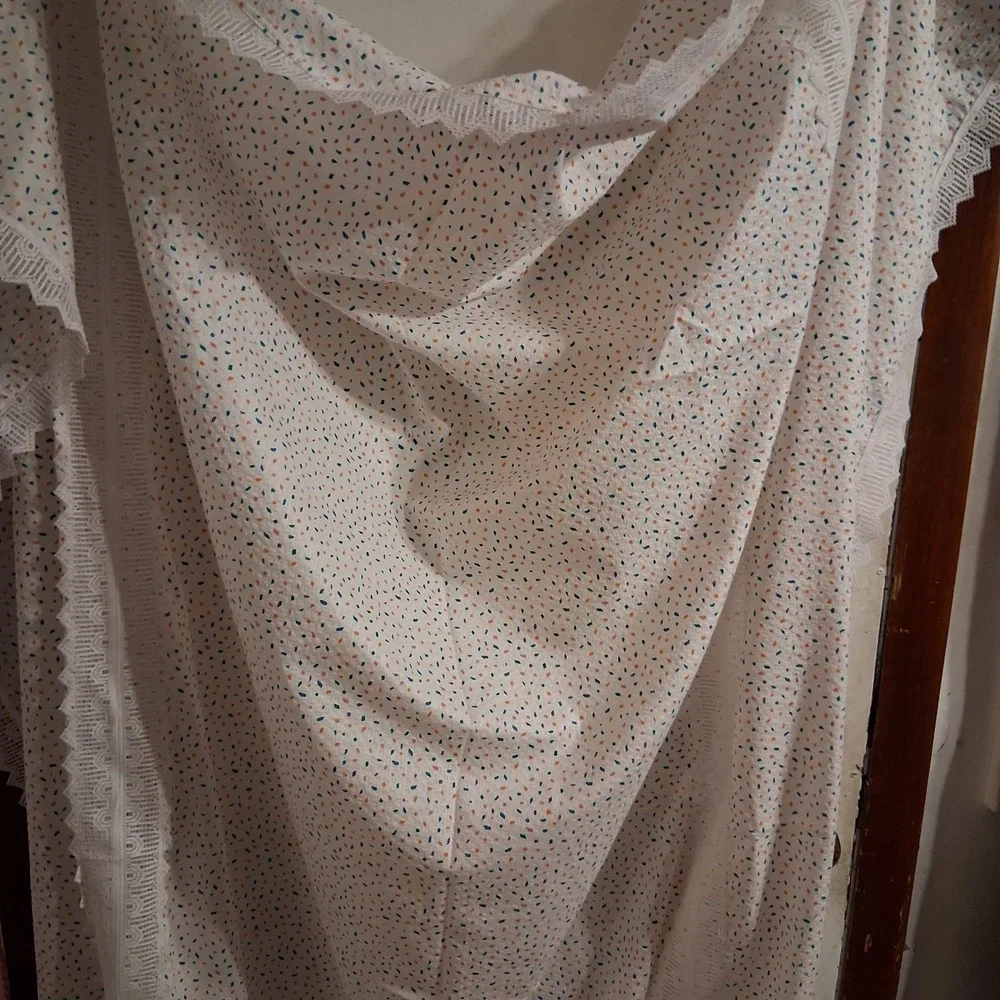 Vintage 90s Crepe Fabric Tablecloth Bright Color Speckled‎ Lace Lg Easter Spring